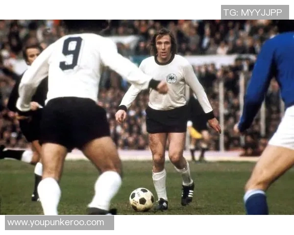 德国历年足球球星排名盘点与分析从传奇到现代的球员表现 德国历年足球球星排名盘点与分析从传奇到现代的球员表现