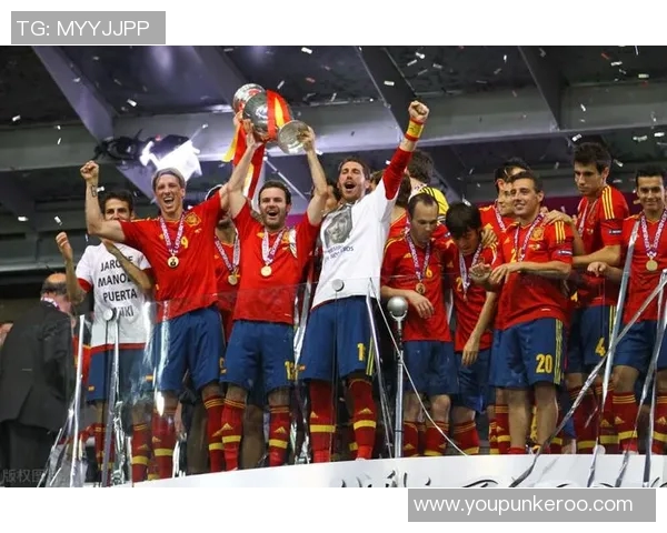 天下足球十大球星同框合影引发球迷热议 谁是你心中的第一传奇